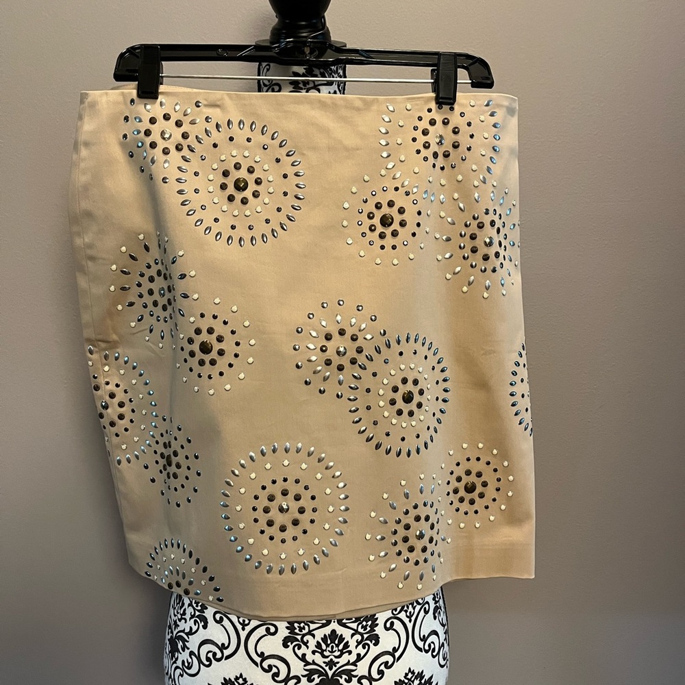White House/Black Market Size 10 Skirt in Tan with Detailed Studs